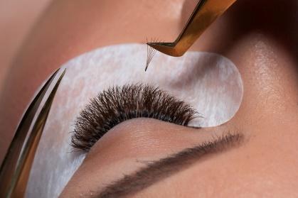 eyelash extensions Laval