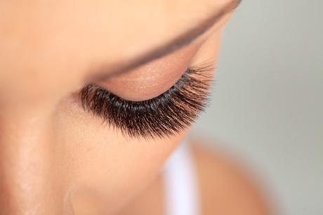 eyelash extensions Laval